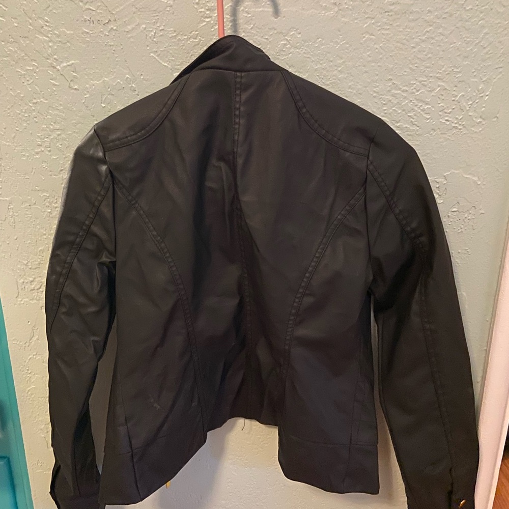 Leather jacket - Picture 2 of 3